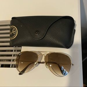 Classic Ray-Ban Brown Gradient Aviator Sunglasses